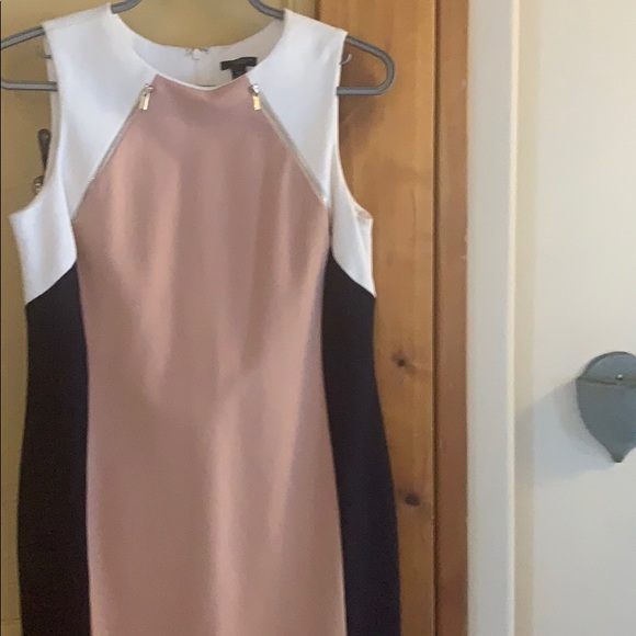 Ann Taylor Summer Dress - size 6 Petite - Picture 4 of 5